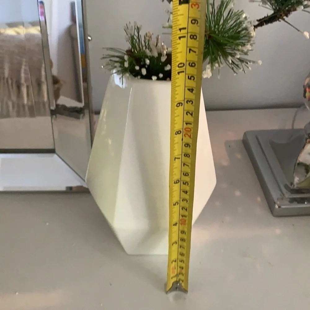 White ceramic mid century modern vase‎ home decor minimalist art decor hexagon